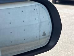 ●ブラインドアシストセンサー：視角からの車を感知し、ドライバーが車線変更を行う際に、警告音と共に注意を促してくれる安全支援機能です！ 5