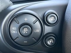 �������ƥ��֥��롼������ȥ����롧���μ֤Ȥμִֵ�Υ�����ˤȤ�Ĥġ�����®�٤Ǽ�ư���Ԥ��Ƥ���뼡����Υ��롼������ȥ����롪��˹�®ƻϩ�伫ư������ƻϩ�ǻ��Ѥ��������ʵ�ǽ�Ǥ��� 6