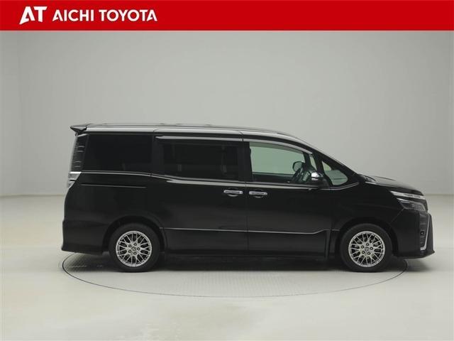 ヴォクシー ハイブリッドＺＳ　煌ＩＩＩ　地デジＴＶ　リヤカメラ　１オナ車　Ｗエアコン　スマートキー　ミュージックプレイヤー接続可　ＤＶＤ再生可　クルコン　ＶＳＣ　キーレス　アルミホイール　ナビ＆ＴＶ　ＬＥＤヘッドランプ　ＥＴＣ　３列シート（7枚目）