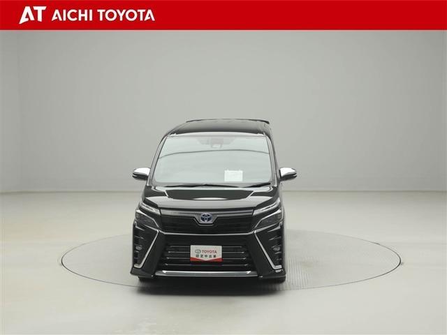 ヴォクシー ハイブリッドＺＳ　煌ＩＩＩ　地デジＴＶ　リヤカメラ　１オナ車　Ｗエアコン　スマートキー　ミュージックプレイヤー接続可　ＤＶＤ再生可　クルコン　ＶＳＣ　キーレス　アルミホイール　ナビ＆ＴＶ　ＬＥＤヘッドランプ　ＥＴＣ　３列シート（9枚目）