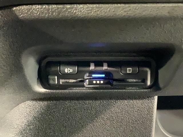 Ｎ－ＢＯＸカスタム ベースグレード　Ｈ　ＳＥＮＳＩＮＧ／最長５年保証／社外ナビ／フルセグ／Ｒカメラ／ＣＤ録音／Ｂｌｕｅｔｏｏｔｈ／ＤＶＤ／ドラレコ／シ－トヒ－タ－／ＥＴＣ／ＶＳＡ／アルミ（12枚目）