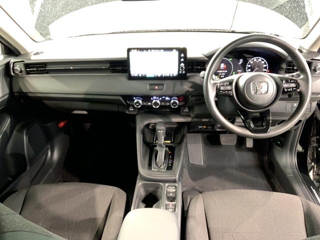 ヴェゼル ｅ：ＨＥＶ　Ｘ　Ｈ　ＳＥＮＳＩＮＧ　最長５年保証　ワンオーナー　純正ナビ　ＴＶ　Ｒカメラ　ＢＴオ－ディオ　ＥＴＣ　ＬＥＤライト　ＶＳＡ　クルコン　アルミ　フォグ　スマートキー　盗難防止装置　整備記録簿　ＡＡＣ（9枚目）