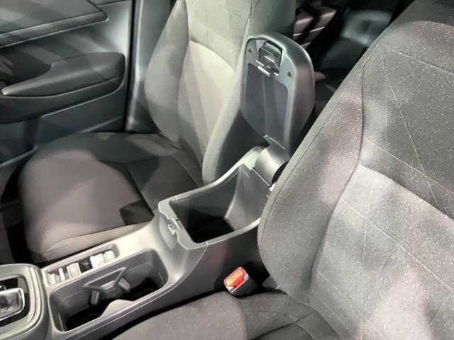 ヴェゼル ｅ：ＨＥＶ　Ｘ　Ｈ　ＳＥＮＳＩＮＧ　最長５年保証　ワンオーナー　純正ナビ　ＴＶ　Ｒカメラ　ＢＴオ－ディオ　ＥＴＣ　ＬＥＤライト　ＶＳＡ　クルコン　アルミ　フォグ　スマートキー　盗難防止装置　整備記録簿　ＡＡＣ（29枚目）