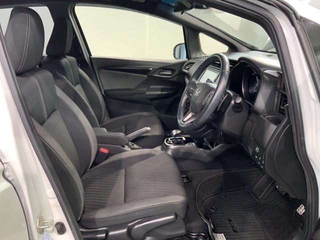 フィットハイブリッド S ホンダセンシング 最長5年保証 ワンオーナー ナビVXM-194VFi TV Rカメラ BTオ-ディオ DVD ETC LEDライト VSA クルコン アルミ フォグ ドアバイザー スマートキー 盗難防止装置 AAC(17枚目)