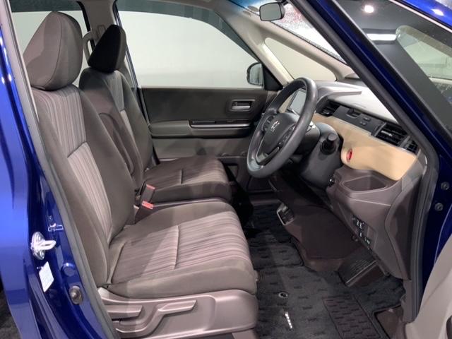 フリード Ｇ・ホンダセンシング　最長５年保証　ワンオーナー　ナビＶＸＭ－１９５ＶＦｉ　ＴＶ　Ｒカメラ　ＣＤ録音　ＢＴオ－ディオ　ＤＶＤ　ＥＴＣ　ＶＳＡ　両側電動ドア　クルコン　スマートキー　盗難防止装置　整備記録簿　ＡＡＣ（17枚目）