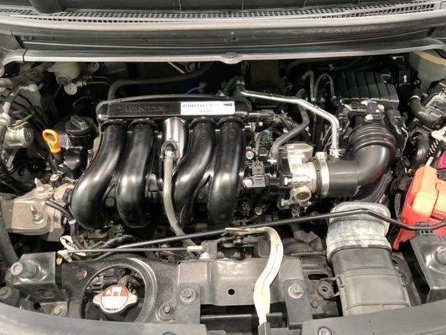 フリード Ｇ・ホンダセンシング　１年保証　ワンオ－ナ－　社外ナビ　ＴＶ　Ｒカメラ　ＣＤ録音　ＢＴオ－ディオ　ＤＶＤ　ＥＴＣ　ＬＥＤライト　両側電動ドア　ＶＳＡ　クルコン　アルミ　スマ－トキ－　盗難防止装置　整備記録簿　スペアキ－（42枚目）