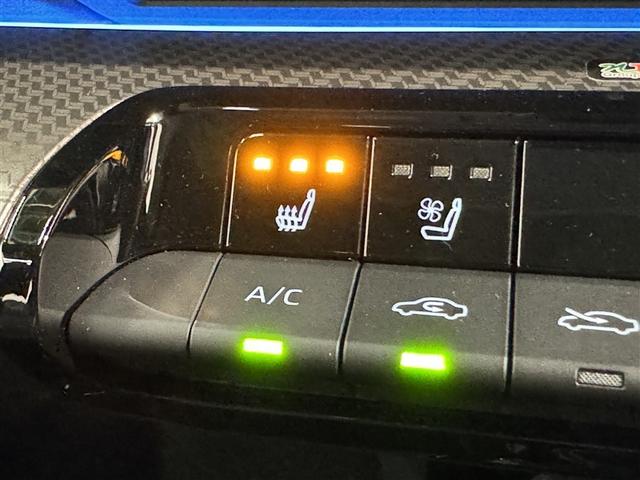 プリウス Z 衝突被害軽減システム フルセグ バックカメラ ETC ドラレコ ミュージックプレイヤー接続可 サンルーフ 電動シート オートクルーズコントロール LEDヘッドランプ スマートキー キーレス(18枚目)