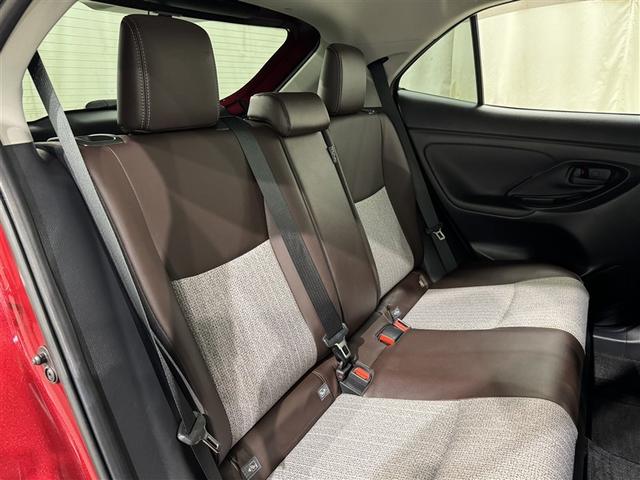 ヤリスクロス ハイブリッドＺ　衝突被害軽減システム　メモリーナビ　バックカメラ　ＥＴＣ　ドラレコ　ミュージックプレイヤー接続可　電動シート　オートクルーズコントロール　ＬＥＤヘッドランプ　スマートキー　キーレス　ハイブリッド（30枚目）