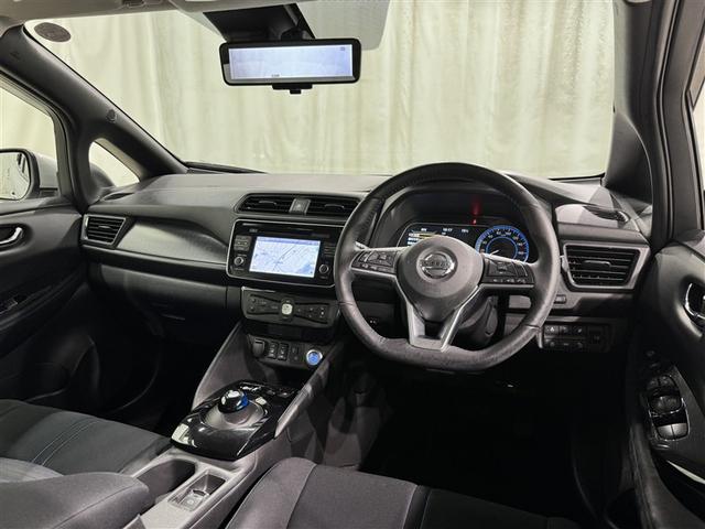 リーフ Ｘ　衝突被害軽減システム　メモリーナビ　フルセグ　バックカメラ　ＥＴＣ　ＣＤ　ミュージックプレイヤー接続可　オートクルーズコントロール　スマートキー　キーレス　電気自動車（8枚目）