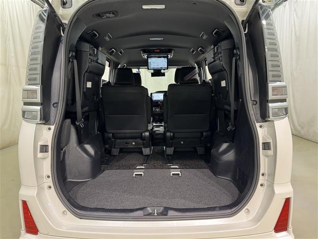 ヴォクシー ＺＳ　衝突被害軽減システム　メモリーナビ　フルセグ　バックカメラ　ＥＴＣ　ドラレコ　ＣＤ　ミュージックプレイヤー接続可　ＤＶＤ再生　後席モニター　オートクルーズコントロール　ＬＥＤヘッドランプ　乗車定員７人（30枚目）