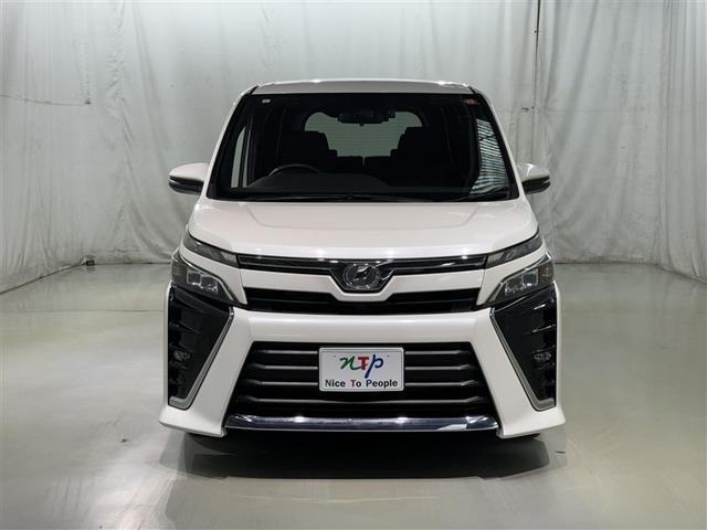 ヴォクシー ＺＳ　衝突被害軽減システム　メモリーナビ　フルセグ　バックカメラ　ＥＴＣ　ドラレコ　ＣＤ　ミュージックプレイヤー接続可　ＤＶＤ再生　後席モニター　オートクルーズコントロール　ＬＥＤヘッドランプ　乗車定員７人（3枚目）