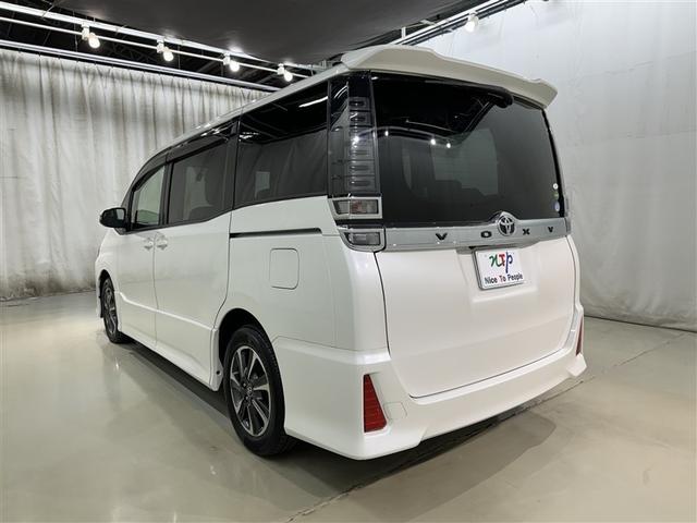 ヴォクシー ＺＳ　衝突被害軽減システム　メモリーナビ　フルセグ　バックカメラ　ＥＴＣ　ドラレコ　ＣＤ　ミュージックプレイヤー接続可　ＤＶＤ再生　後席モニター　オートクルーズコントロール　ＬＥＤヘッドランプ　乗車定員７人（5枚目）