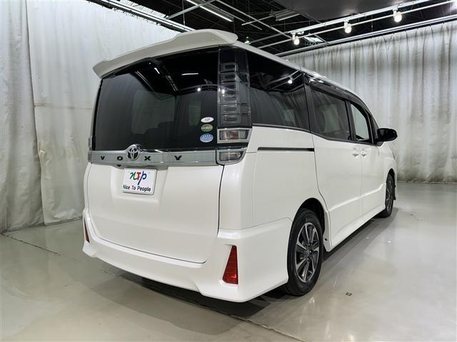 ヴォクシー ＺＳ　衝突被害軽減システム　メモリーナビ　フルセグ　バックカメラ　ＥＴＣ　ドラレコ　ＣＤ　ミュージックプレイヤー接続可　ＤＶＤ再生　後席モニター　オートクルーズコントロール　ＬＥＤヘッドランプ　乗車定員７人（6枚目）