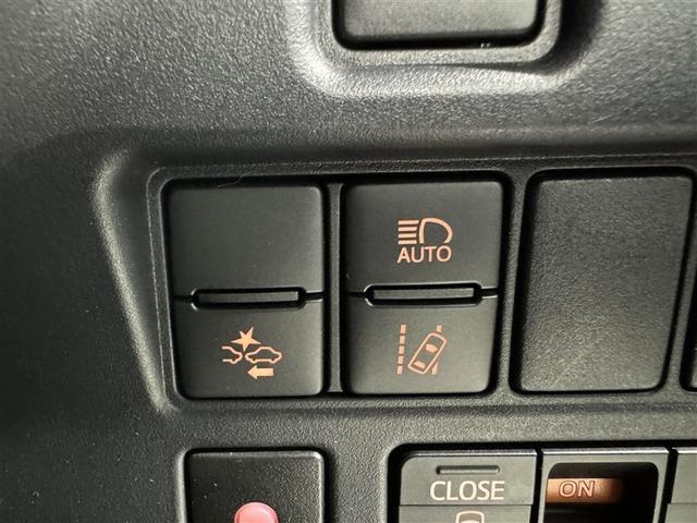 ヴォクシー ＺＳ　衝突被害軽減システム　メモリーナビ　フルセグ　バックカメラ　ＥＴＣ　ドラレコ　ＣＤ　ミュージックプレイヤー接続可　ＤＶＤ再生　後席モニター　オートクルーズコントロール　ＬＥＤヘッドランプ　乗車定員７人（20枚目）