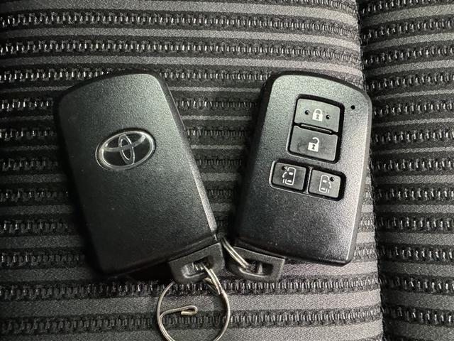 ヴォクシー ＺＳ　衝突被害軽減システム　メモリーナビ　フルセグ　バックカメラ　ＥＴＣ　ドラレコ　ＣＤ　ミュージックプレイヤー接続可　ＤＶＤ再生　後席モニター　オートクルーズコントロール　ＬＥＤヘッドランプ　乗車定員７人（26枚目）