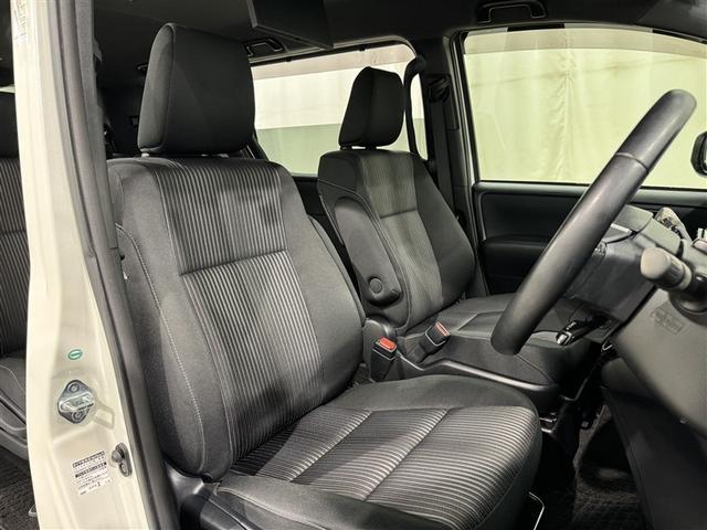 ヴォクシー ＺＳ　衝突被害軽減システム　メモリーナビ　フルセグ　バックカメラ　ＥＴＣ　ドラレコ　ＣＤ　ミュージックプレイヤー接続可　ＤＶＤ再生　後席モニター　オートクルーズコントロール　ＬＥＤヘッドランプ　乗車定員７人（27枚目）