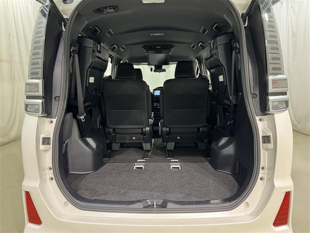 ヴォクシー ＺＳ　衝突被害軽減システム　メモリーナビ　フルセグ　バックカメラ　ＥＴＣ　ドラレコ　ＣＤ　ミュージックプレイヤー接続可　ＤＶＤ再生　後席モニター　オートクルーズコントロール　ＬＥＤヘッドランプ　乗車定員７人（31枚目）