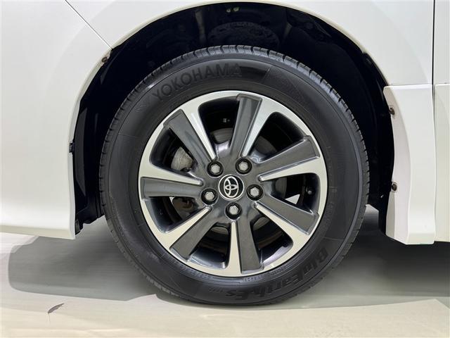 ヴォクシー ＺＳ　衝突被害軽減システム　メモリーナビ　フルセグ　バックカメラ　ＥＴＣ　ドラレコ　ＣＤ　ミュージックプレイヤー接続可　ＤＶＤ再生　後席モニター　オートクルーズコントロール　ＬＥＤヘッドランプ　乗車定員７人（32枚目）