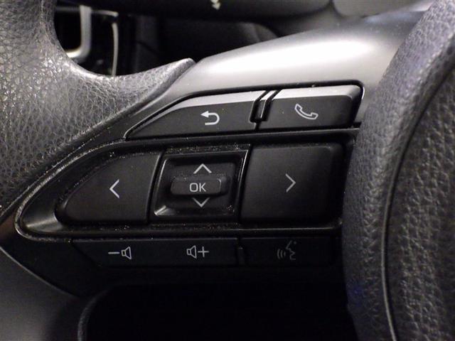 ステアリングスイッチ装備！運転しながら手元でオーディオの操作などができます。