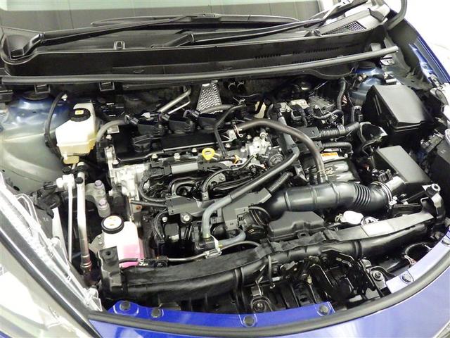 普段はあまり見ないエンジンルーム内も綺麗に仕上げています。見えないところも清潔に保ちたいですよね。