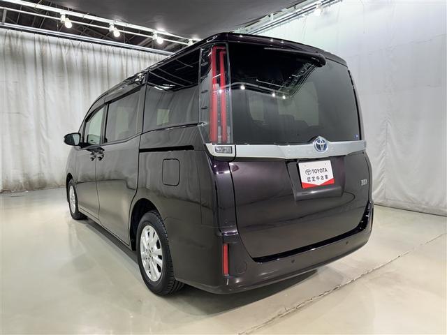 ノア ハイブリッドG 衝突被害軽減システム メモリーナビ フルセグ バックカメラ ETC CD ミュージックプレイヤー接続可 オートクルーズコントロール LEDヘッドランプ 両側電動スライド 乗車定員7人 3列シート(5枚目)