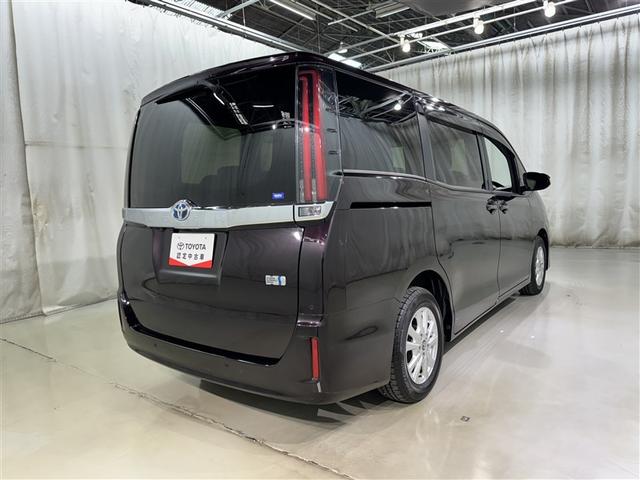 ノア ハイブリッドG 衝突被害軽減システム メモリーナビ フルセグ バックカメラ ETC CD ミュージックプレイヤー接続可 オートクルーズコントロール LEDヘッドランプ 両側電動スライド 乗車定員7人 3列シート(6枚目)