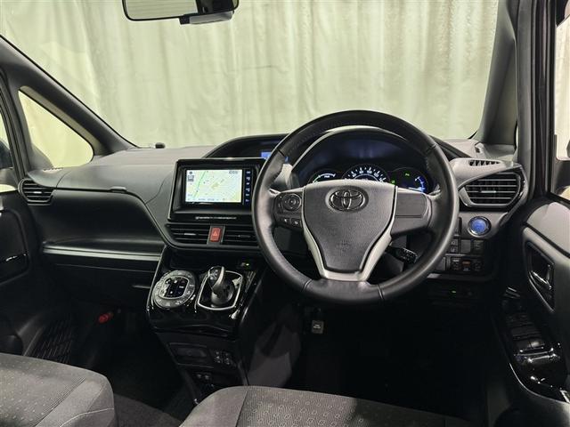 ノア ハイブリッドG 衝突被害軽減システム メモリーナビ フルセグ バックカメラ ETC CD ミュージックプレイヤー接続可 オートクルーズコントロール LEDヘッドランプ 両側電動スライド 乗車定員7人 3列シート(8枚目)