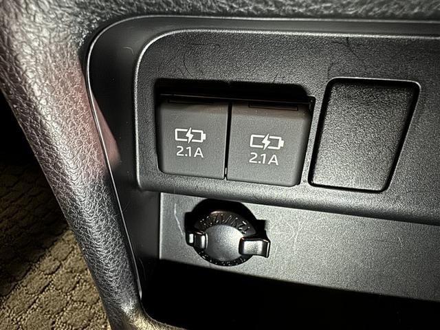 ノア ハイブリッドG 衝突被害軽減システム メモリーナビ フルセグ バックカメラ ETC CD ミュージックプレイヤー接続可 オートクルーズコントロール LEDヘッドランプ 両側電動スライド 乗車定員7人 3列シート(18枚目)