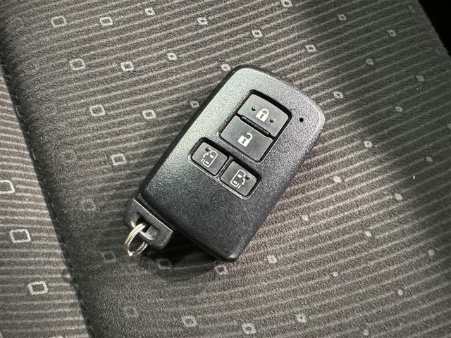 ノア ハイブリッドG 衝突被害軽減システム メモリーナビ フルセグ バックカメラ ETC CD ミュージックプレイヤー接続可 オートクルーズコントロール LEDヘッドランプ 両側電動スライド 乗車定員7人 3列シート(25枚目)