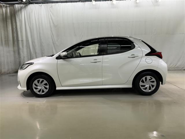 ヤリス ハイブリッドＧ　衝突被害軽減システム　メモリーナビ　バックカメラ　ＥＴＣ　ドラレコ　ミュージックプレイヤー接続可　オートクルーズコントロール　ＬＥＤヘッドランプ　スマートキー　キーレス　ハイブリッド（4枚目）