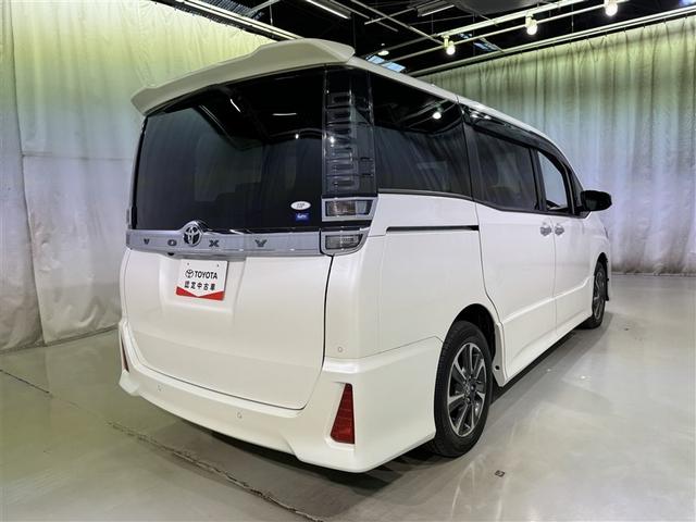 ヴォクシー ZS 煌III 衝突被害軽減システム メモリーナビ フルセグ バックカメラ ETC CD ミュージックプレイヤー接続可 後席モニター LEDヘッドランプ 両側電動スライド 乗車定員8人 3列シート スマートキー(6枚目)