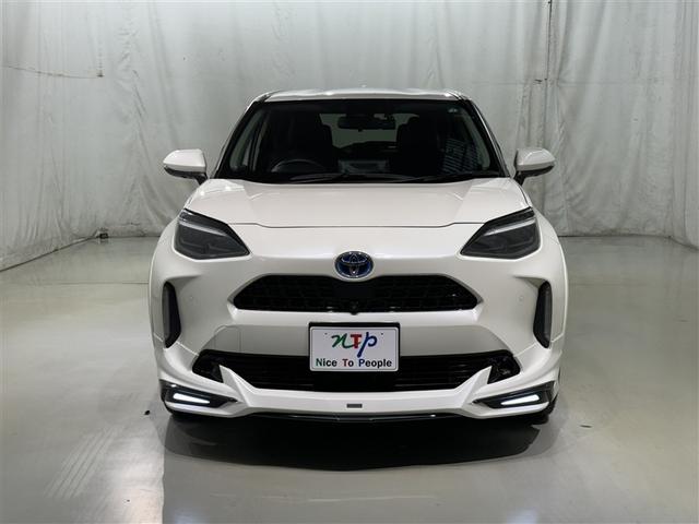 ヤリスクロス ハイブリッドZ 衝突被害軽減システム メモリーナビ バックカメラ ETC ドラレコ ミュージックプレイヤー接続可 電動シート オートクルーズコントロール LEDヘッドランプ スマートキー キーレス ハイブリッド(3枚目)