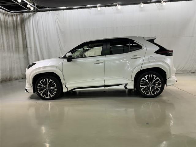 ヤリスクロス ハイブリッドZ 衝突被害軽減システム メモリーナビ バックカメラ ETC ドラレコ ミュージックプレイヤー接続可 電動シート オートクルーズコントロール LEDヘッドランプ スマートキー キーレス ハイブリッド(4枚目)