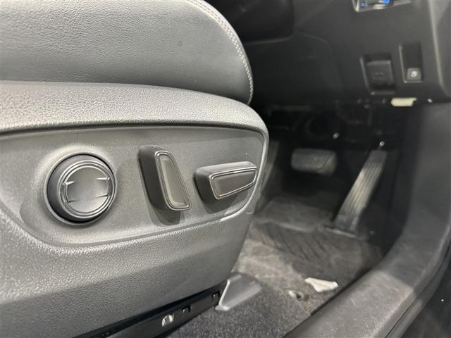 RAV4 ハイブリッドG 衝突被害軽減システム メモリーナビ フルセグ バックカメラ ETC ドラレコ ミュージックプレイヤー接続可 サンルーフ 電動シート オートクルーズコントロール LEDヘッドランプ スマートキー 4WD(31枚目)