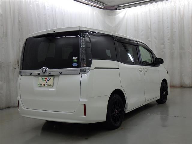 ヴォクシー Ｘ　メモリーナビ　フルセグ　バックカメラ　ＥＴＣ　ドラレコ　ＣＤ　ミュージックプレイヤー接続可　ＤＶＤ再生　後席モニター　ＬＥＤヘッドランプ　両側電動スライド　乗車定員７人　３列シート　スマートキー（7枚目）