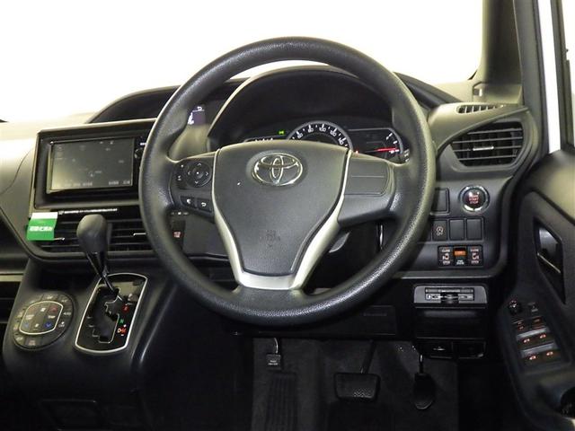 ヴォクシー Ｘ　メモリーナビ　フルセグ　バックカメラ　ＥＴＣ　ドラレコ　ＣＤ　ミュージックプレイヤー接続可　ＤＶＤ再生　後席モニター　ＬＥＤヘッドランプ　両側電動スライド　乗車定員７人　３列シート　スマートキー（9枚目）