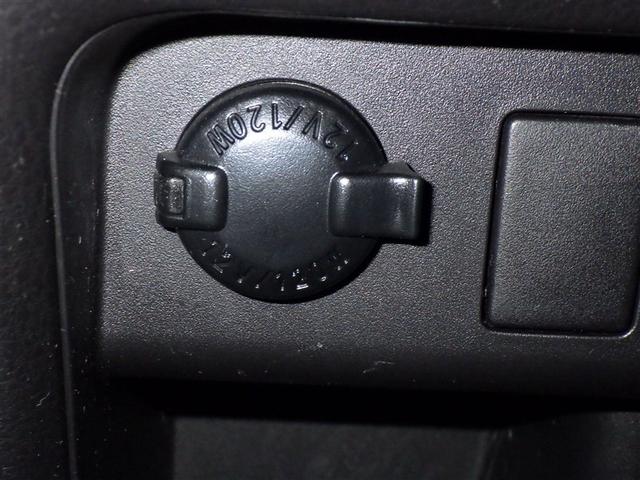 ヴォクシー Ｘ　メモリーナビ　フルセグ　バックカメラ　ＥＴＣ　ドラレコ　ＣＤ　ミュージックプレイヤー接続可　ＤＶＤ再生　後席モニター　ＬＥＤヘッドランプ　両側電動スライド　乗車定員７人　３列シート　スマートキー（17枚目）