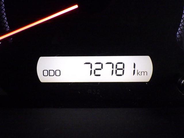 ヴォクシー Ｘ　メモリーナビ　フルセグ　バックカメラ　ＥＴＣ　ドラレコ　ＣＤ　ミュージックプレイヤー接続可　ＤＶＤ再生　後席モニター　ＬＥＤヘッドランプ　両側電動スライド　乗車定員７人　３列シート　スマートキー（24枚目）