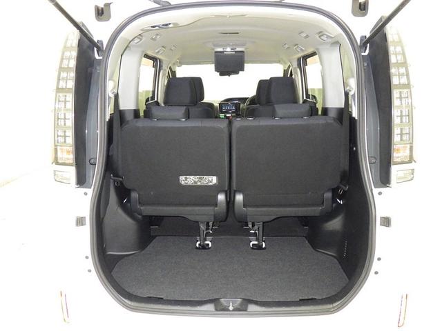 ヴォクシー Ｘ　メモリーナビ　フルセグ　バックカメラ　ＥＴＣ　ドラレコ　ＣＤ　ミュージックプレイヤー接続可　ＤＶＤ再生　後席モニター　ＬＥＤヘッドランプ　両側電動スライド　乗車定員７人　３列シート　スマートキー（29枚目）