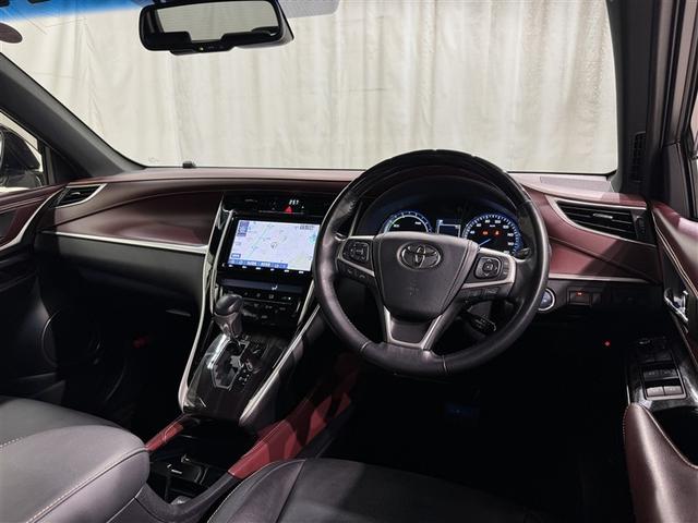 ハリアーハイブリッド プレミアム　衝突被害軽減システム　メモリーナビ　フルセグ　バックカメラ　ＥＴＣ　ドラレコ　ＣＤ　ミュージックプレイヤー接続可　ＤＶＤ再生　電動シート　オートクルーズコントロール　ＬＥＤヘッドランプ　スマートキー（9枚目）