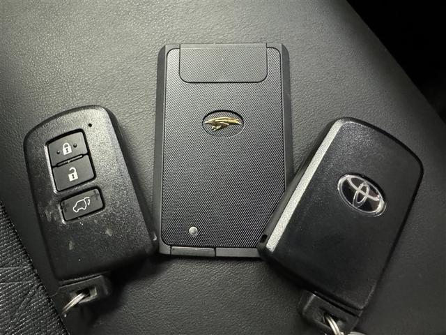 ハリアーハイブリッド プレミアム　衝突被害軽減システム　メモリーナビ　フルセグ　バックカメラ　ＥＴＣ　ドラレコ　ＣＤ　ミュージックプレイヤー接続可　ＤＶＤ再生　電動シート　オートクルーズコントロール　ＬＥＤヘッドランプ　スマートキー（28枚目）