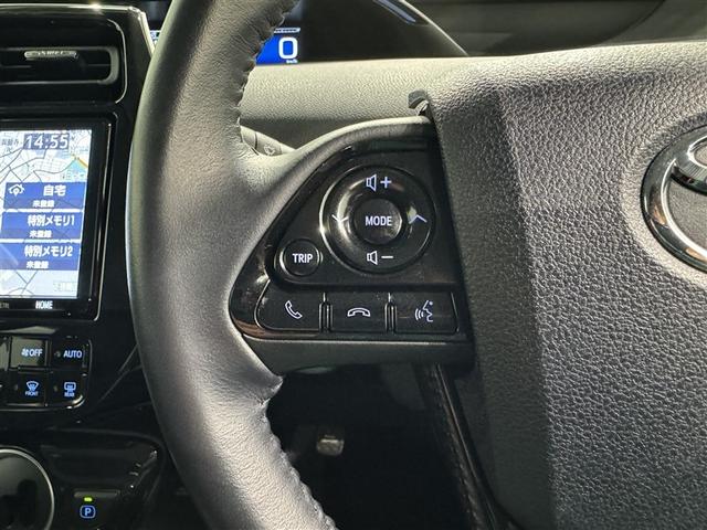 �X�e�A�����O�X�C�b�`�����I�^�]���Ȃ���茳�ŃI�[�f�B�I�̑���Ȃǂ��ł��܂��B