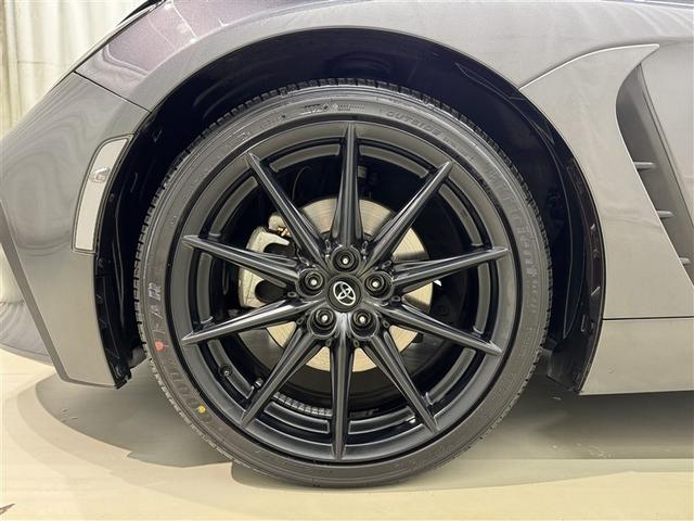 �X�|�[�e�B�Ȉ�ۂ�^���鏃���z�C�[���ł��B�ǂ��܂ł������Ă��������Ȃ�悤�ȃf�U�C���ł��ˁ�