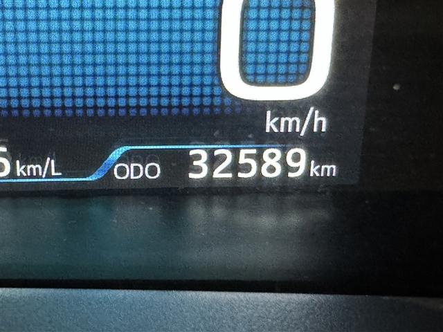 プリウス Ａ　衝突被害軽減システム　メモリーナビ　フルセグ　バックカメラ　ＥＴＣ　ドラレコ　ＣＤ　ミュージックプレイヤー接続可　ＤＶＤ再生　電動シート　オートクルーズコントロール　ＬＥＤヘッドランプ　スマートキー（24枚目）