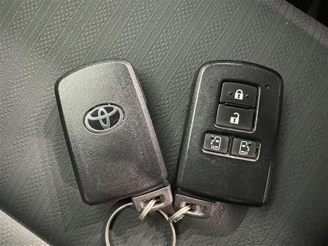 エスクァイア Ｇｉ　ブラックテーラード　衝突被害軽減システム　メモリーナビ　フルセグ　バックカメラ　ＥＴＣ　ＣＤ　ミュージックプレイヤー接続可　ＤＶＤ再生　オートクルーズコントロール　ＬＥＤヘッドランプ　両側電動スライド　乗車定員７人（24枚目）