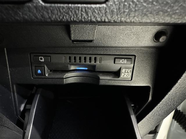 アルファードハイブリッド エグゼクティブラウンジＳ　衝突被害軽減システム　メモリーナビ　フルセグ　バックカメラ　ＥＴＣ　ドラレコ　ＣＤ　ミュージックプレイヤー接続可　ＤＶＤ再生　後席モニター　電動シート　オートクルーズコントロール　ＬＥＤヘッドランプ（18枚目）