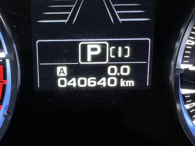 �ʐ^�B�e���̑��s�����ł��B�X�܊Ԃ̈ړ��Ȃǂő��s�������L�тĂ���ꍇ������܂��B