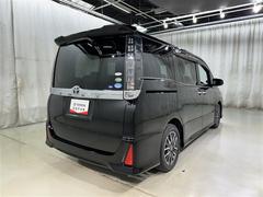 �����Ȥ���������֤�ͥ�줿ǳ����ǽ�����˥ǥ���������ǿ͵��Τ��֤Ǥ��� 7