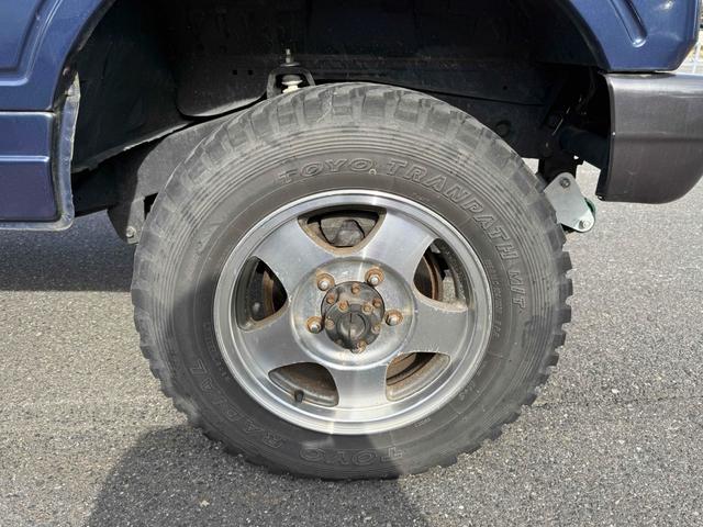 ジムニー HC 4WD MT アルミホイール リフトアップ公認 エアコンレス(16枚目)