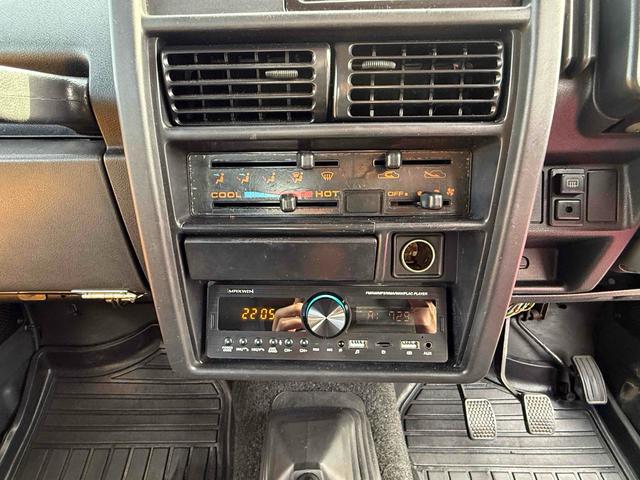 ジムニー HC 4WD MT アルミホイール リフトアップ公認 エアコンレス(39枚目)